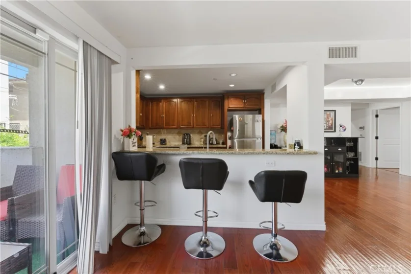 4733 Elmwood Avenue #203 photo 48
