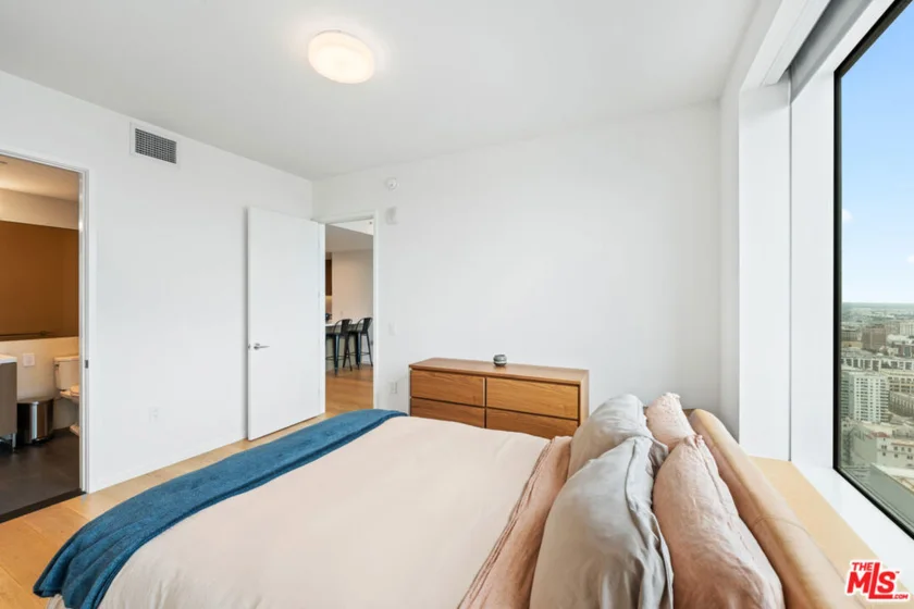 889 Francisco Street #3401 photo 39