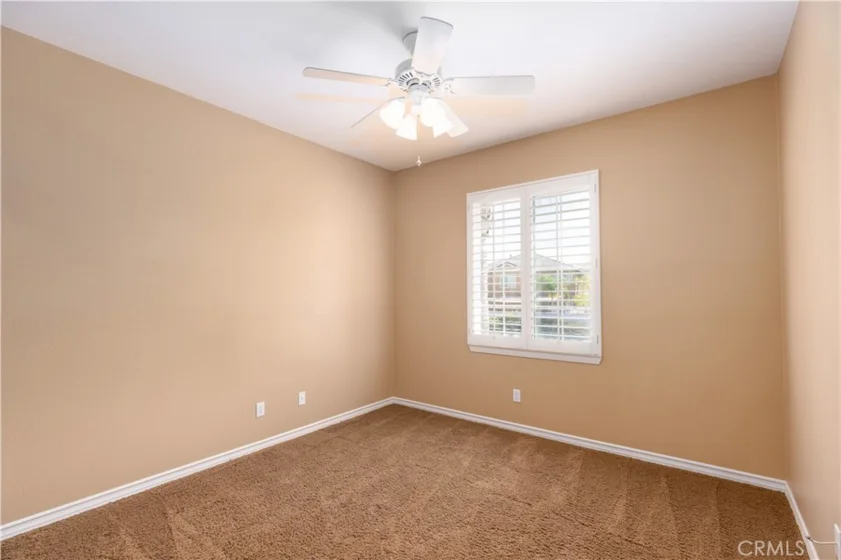 46223 Drymen Avenue photo 25