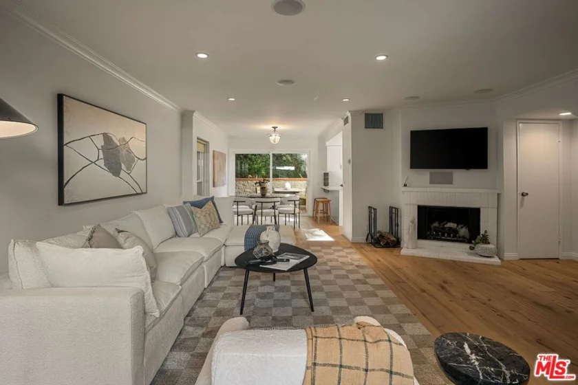 914 2nd Street #A photo 3