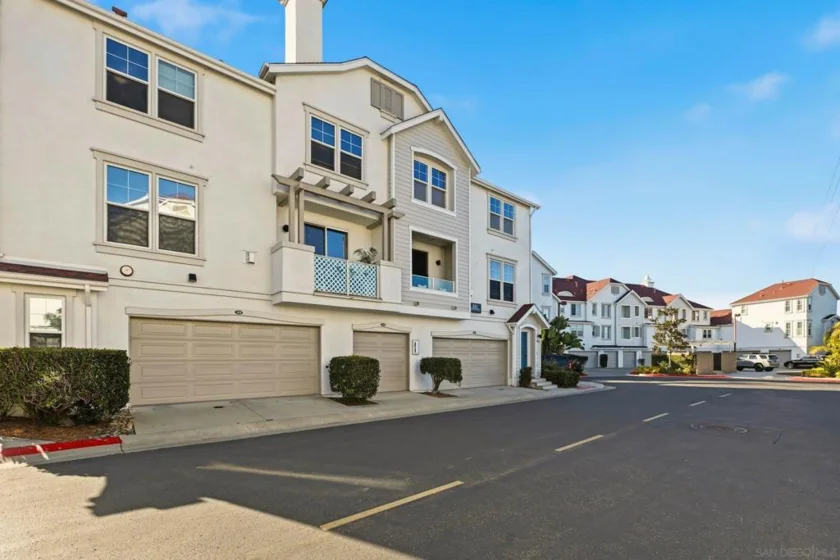 845 Harbor Cliff Way #305 photo 30