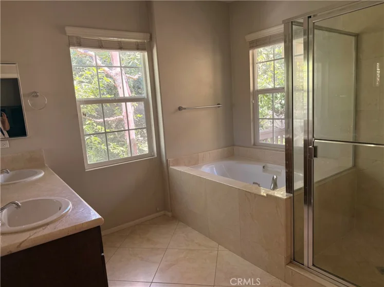 15231 Calverton photo 13