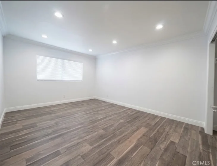 5354 Lindley #204 photo 20