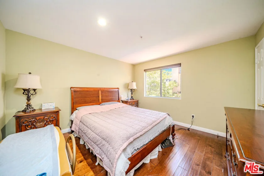 456 Shatto Place #18 photo 9