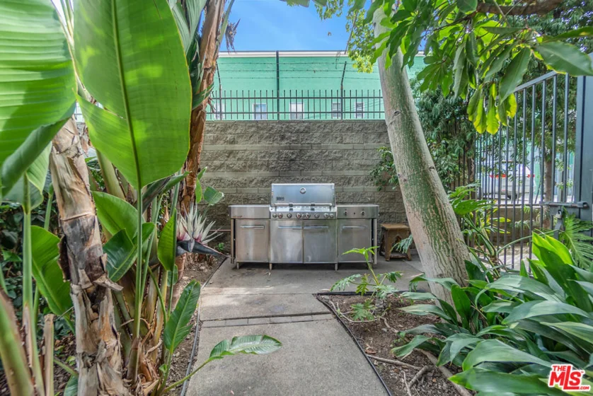 420 S San Pedro Street #628 photo 23