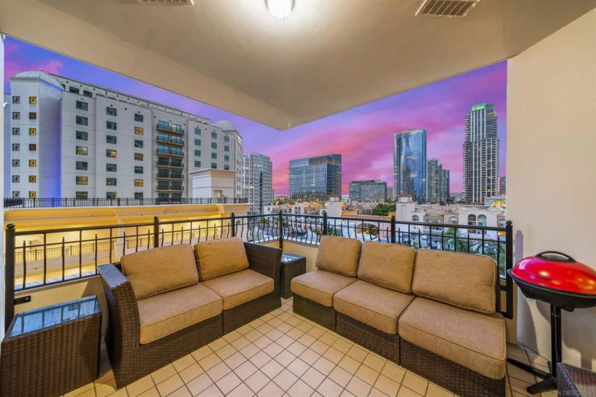 700 W Harbor Drive #805 photo 5