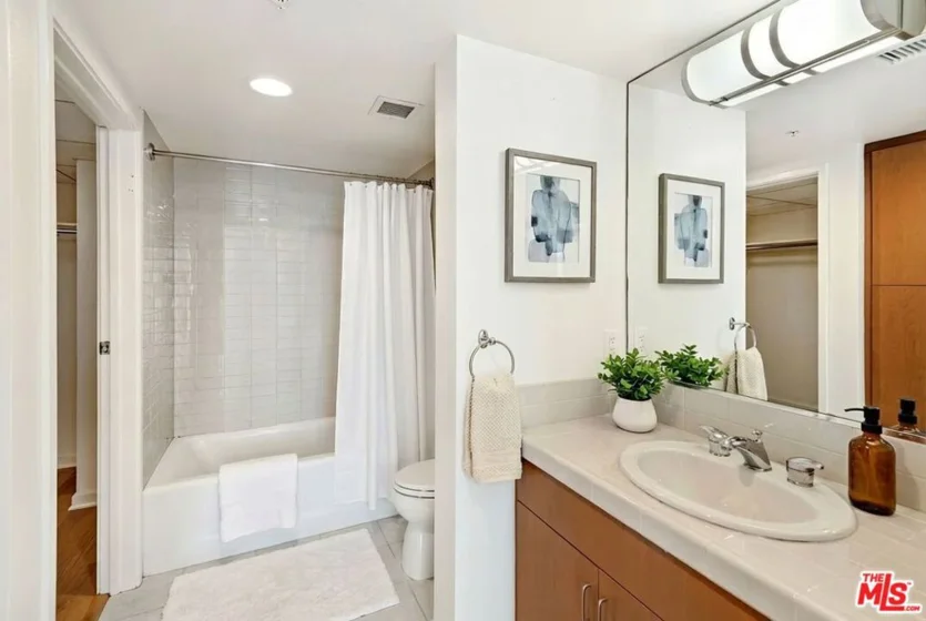 13700 Marina Pointe Drive #1411 photo 11