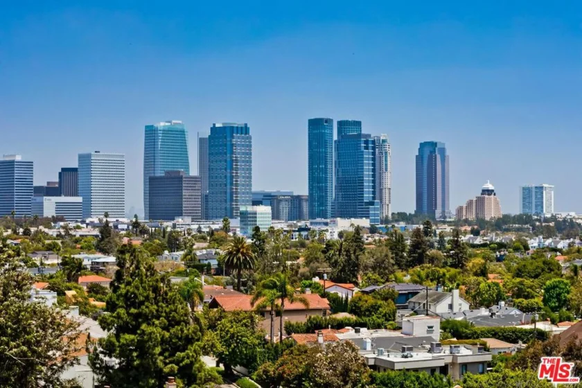 10724 Wilshire Boulevard #611 photo 22