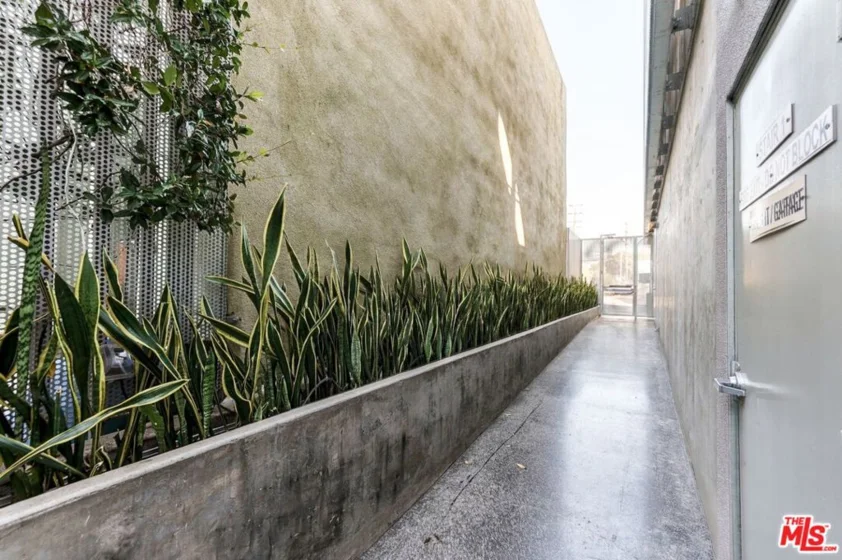 751 N Fairfax Avenue #2 photo 23