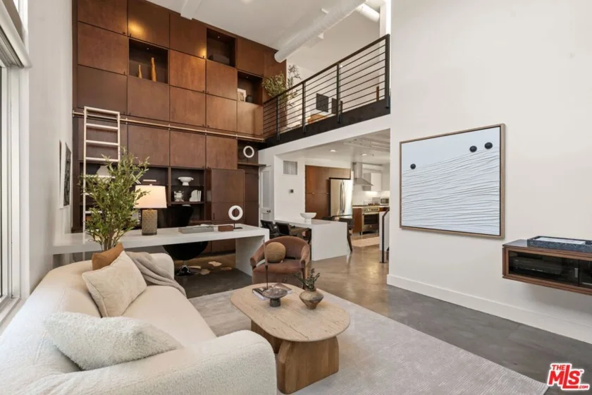 1037 N Laurel Avenue #14 photo 1