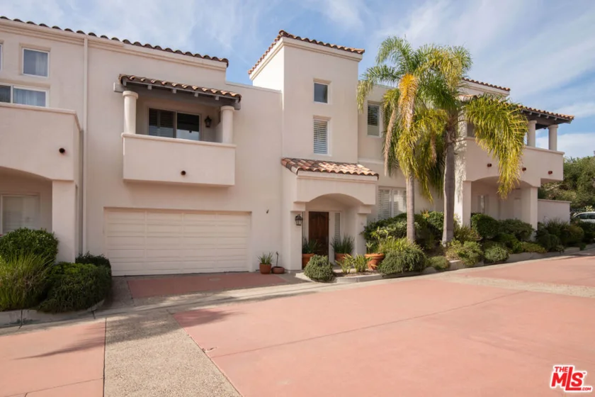 6435 Zumirez Drive #21 photo 1