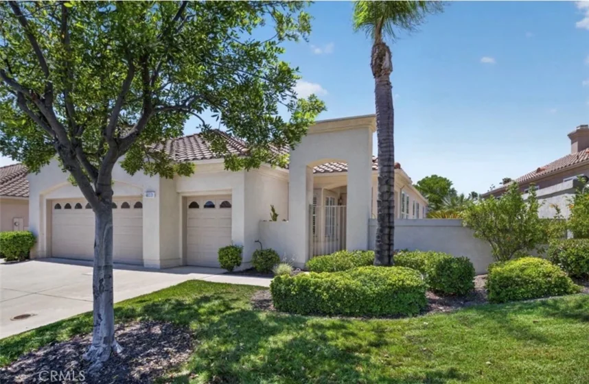 40221 Colony photo 1