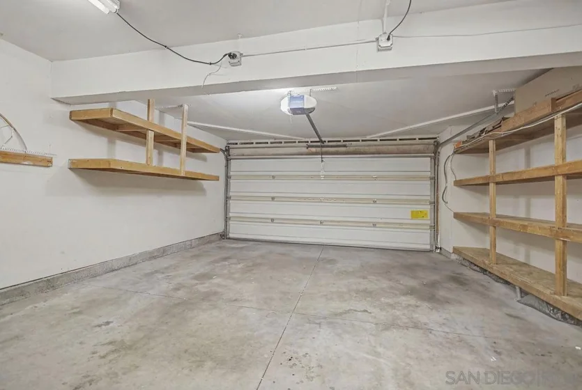1721 Maxwell #B photo 17