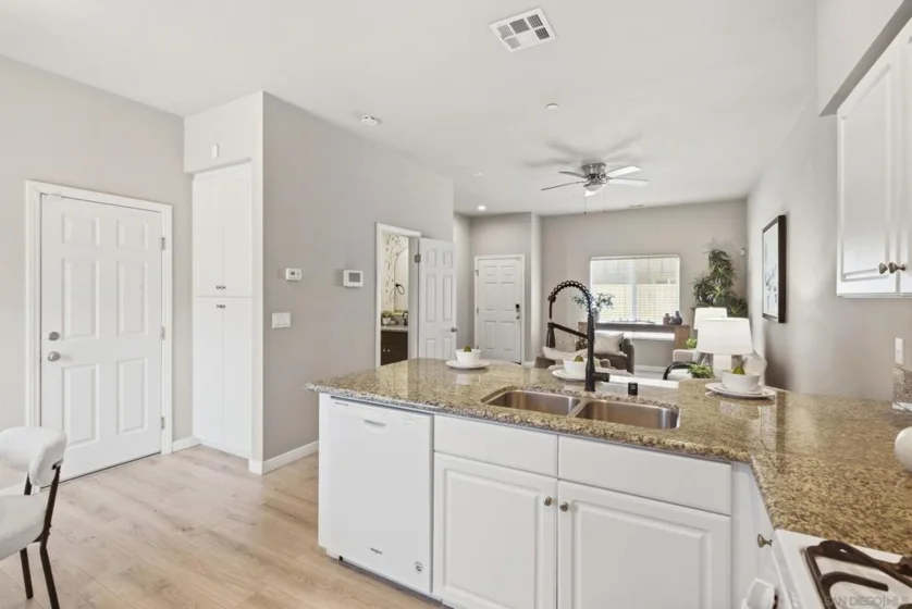 1329 Holly Avenue photo 11