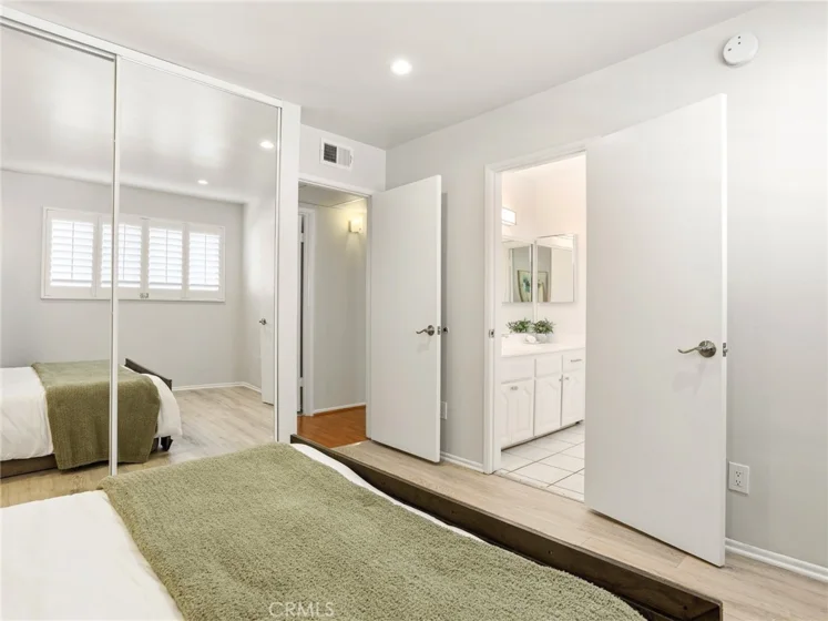 5412 Lindley Avenue #108 photo 22