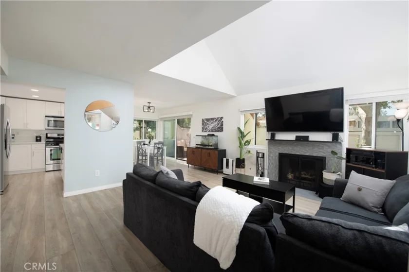 333 N Melrose Drive #E photo 9
