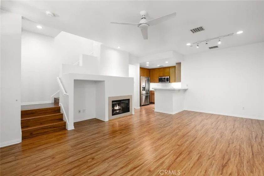 127 Jadestone photo 4