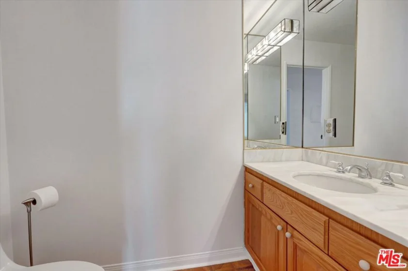 1140 Alta Loma Road #303 photo 16