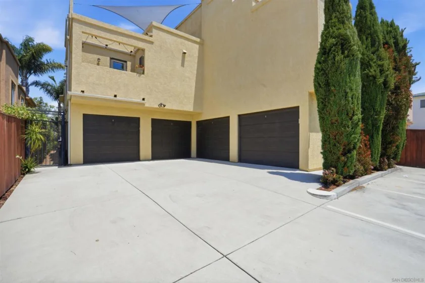 1137 Felspar Street photo 23