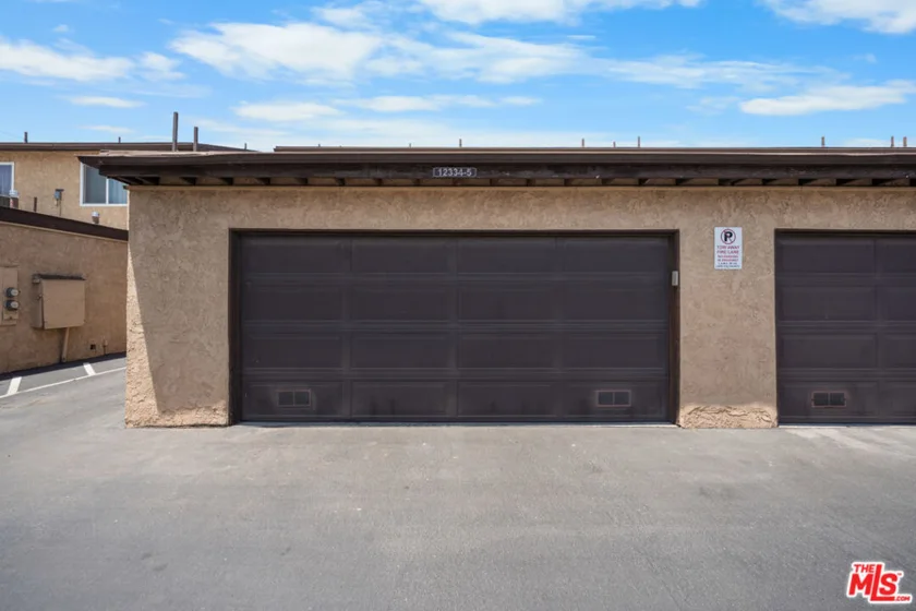 12334 Runnymede Street #5 photo 21