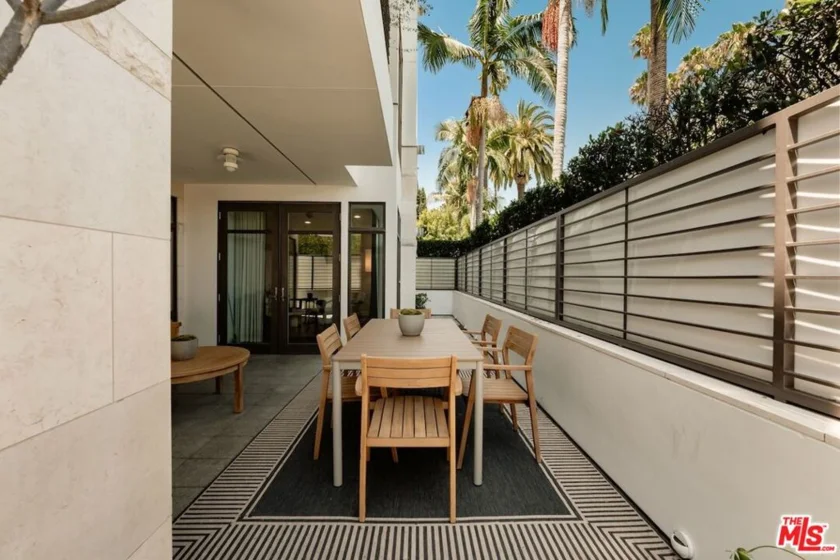 447 N Doheny Drive #101 photo 28