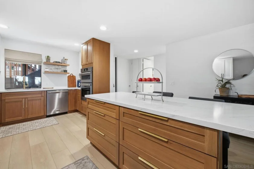 2928 Lawrence photo 11