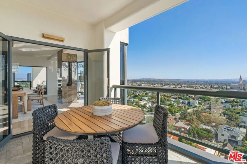 10724 Wilshire Boulevard #1501 photo 12
