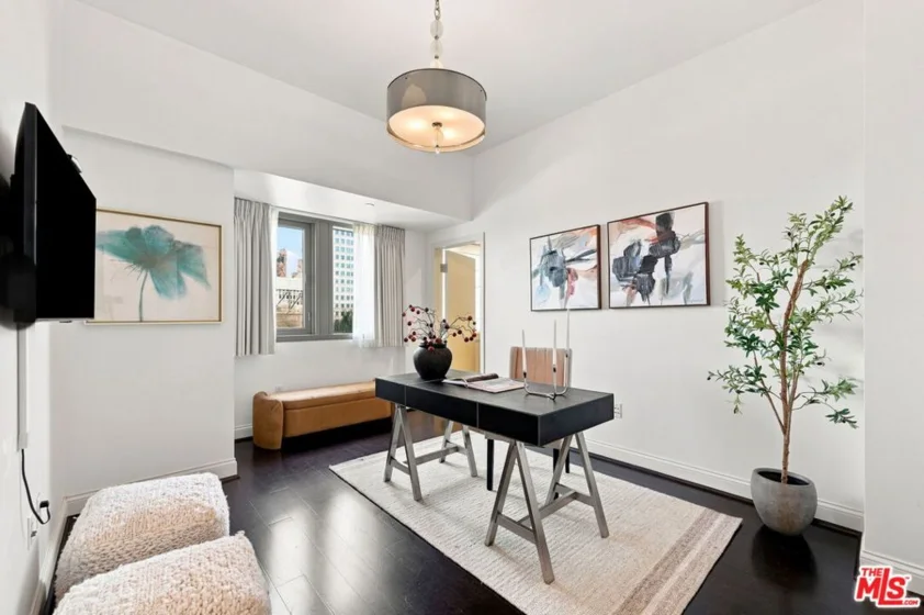 10800 Wilshire Boulevard #403 photo 25