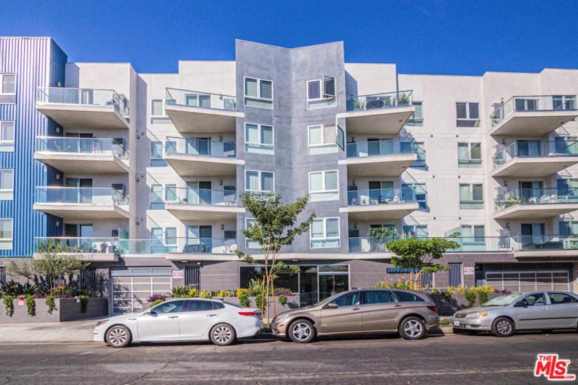 105 S Mariposa Avenue #204 photo 33
