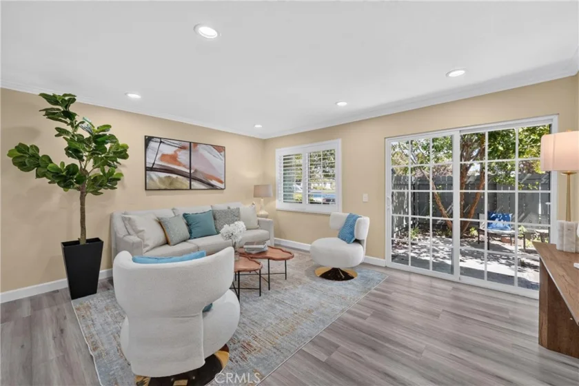 13930 Parkway photo 11