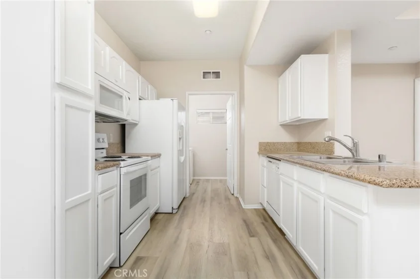 41410 Juniper Street #1721 photo 39