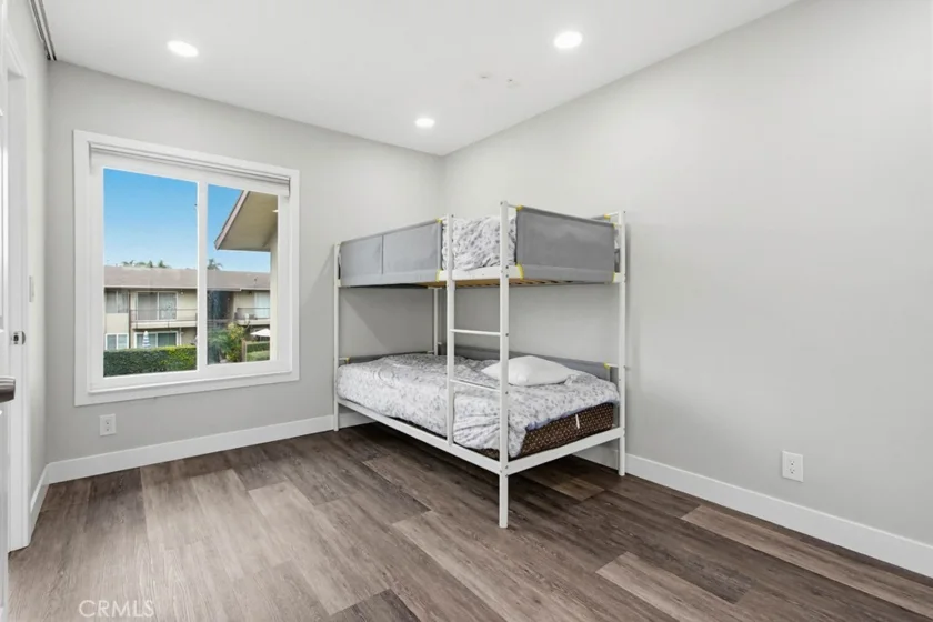 1860 W Glenoaks #L photo 26