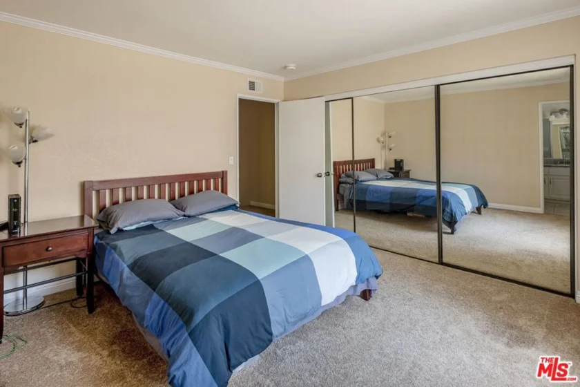 154 N Meridith Avenue #7 photo 14