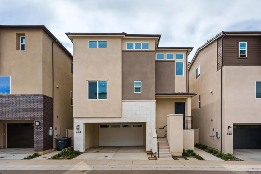 444 Bunsen Street photo 1