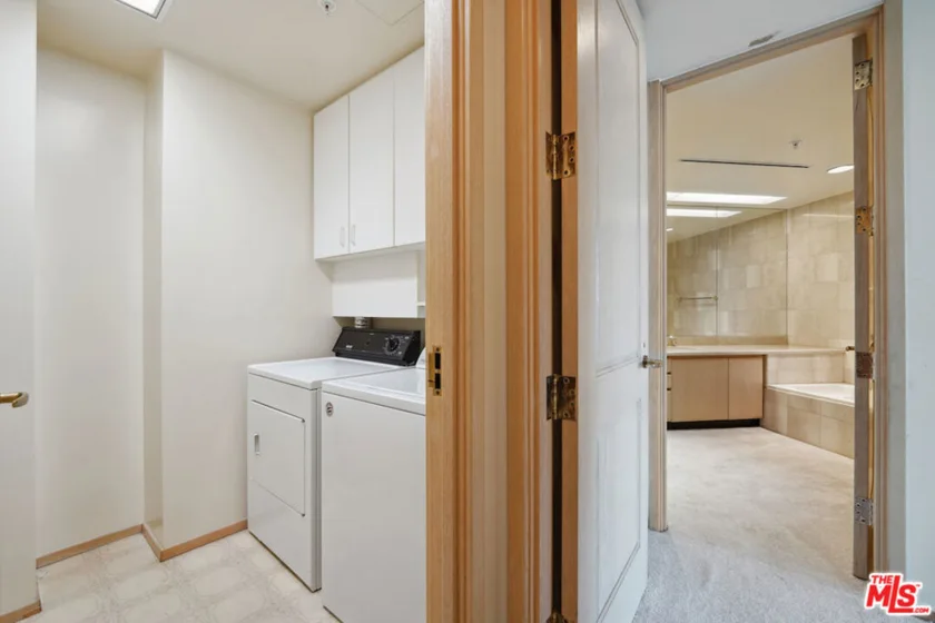 10490 Wilshire Boulevard #1402 photo 6