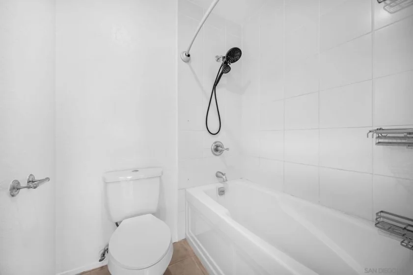 687 Ascot Drive #H photo 7