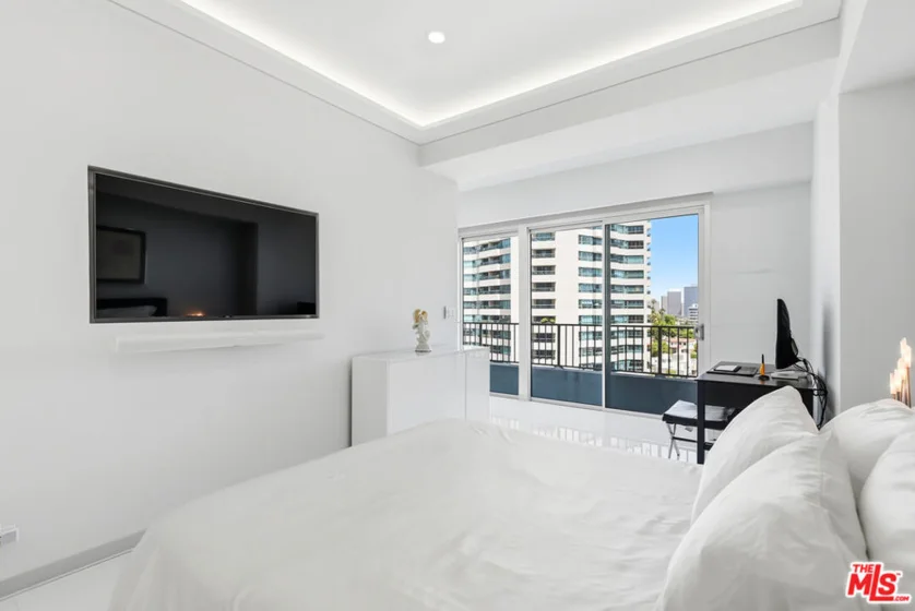10501 Wilshire Boulevard #1007 photo 8