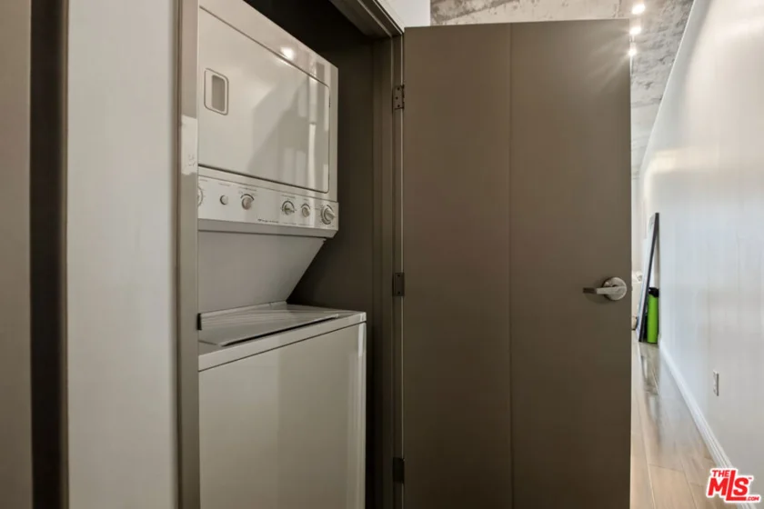 645 W 9th Street #529 photo 6