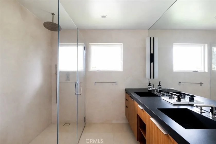 1504 Westcliff Drive #5 photo 10