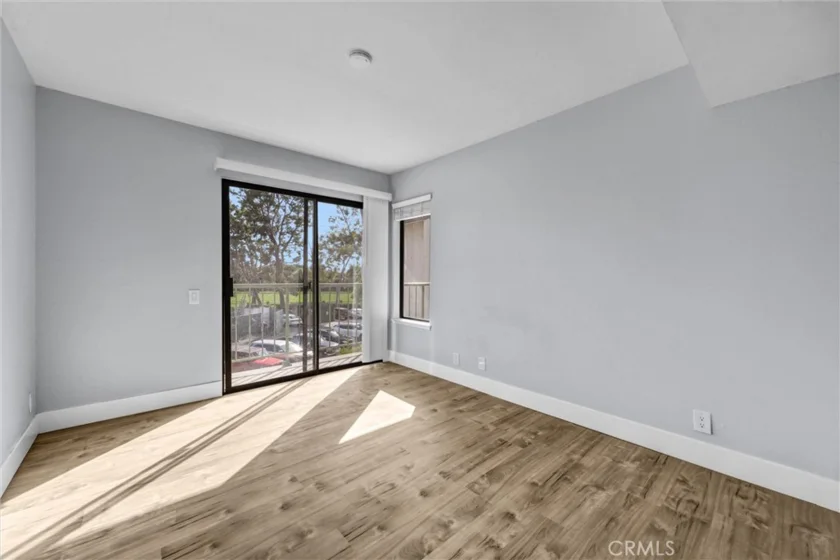 2207 Apricot photo 18