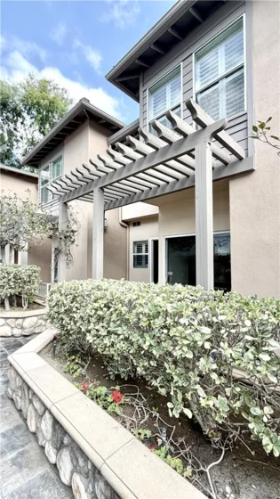 690 S Marengo Avenue #6 photo 2