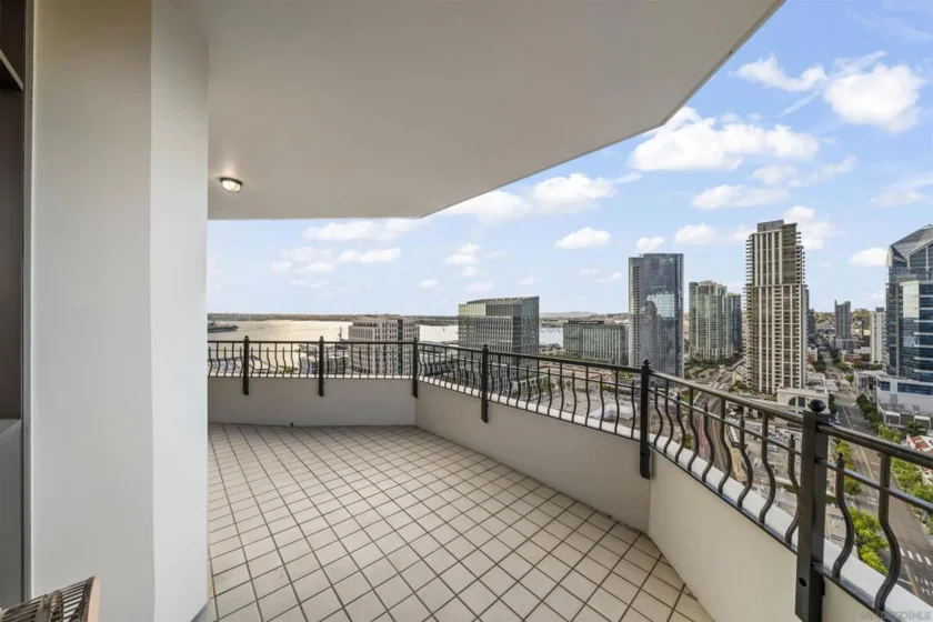 700 W Harbor #2501 photo 15