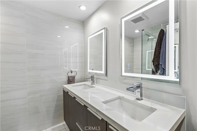818 N Doheny #308 photo 26