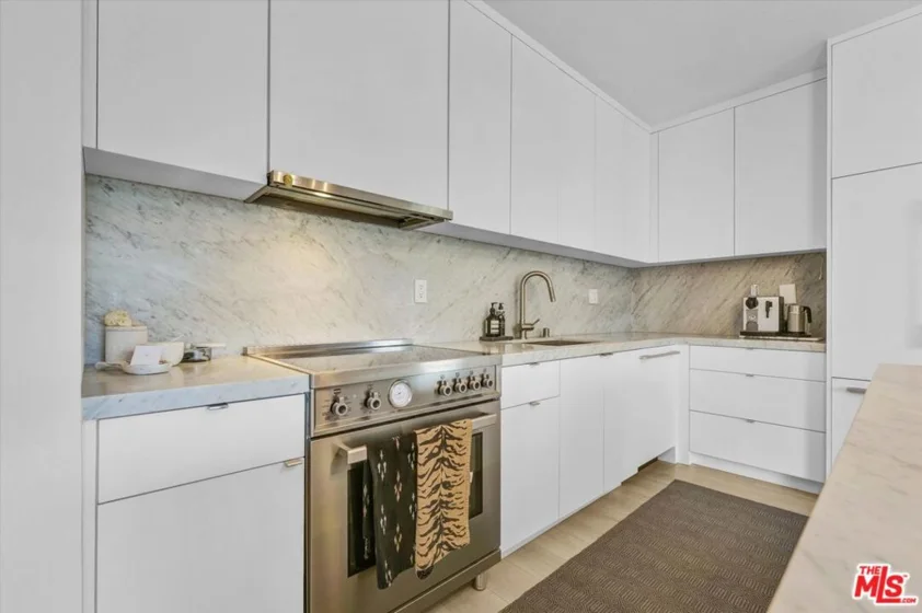 999 N Doheny Drive #312 photo 6
