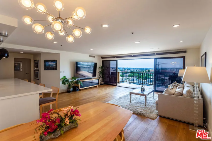 727 S Ardmore Avenue #902 photo 1