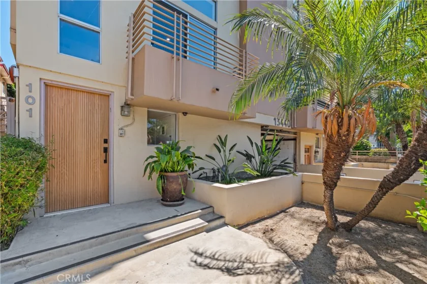 13440 Moorpark Street #101 photo 3