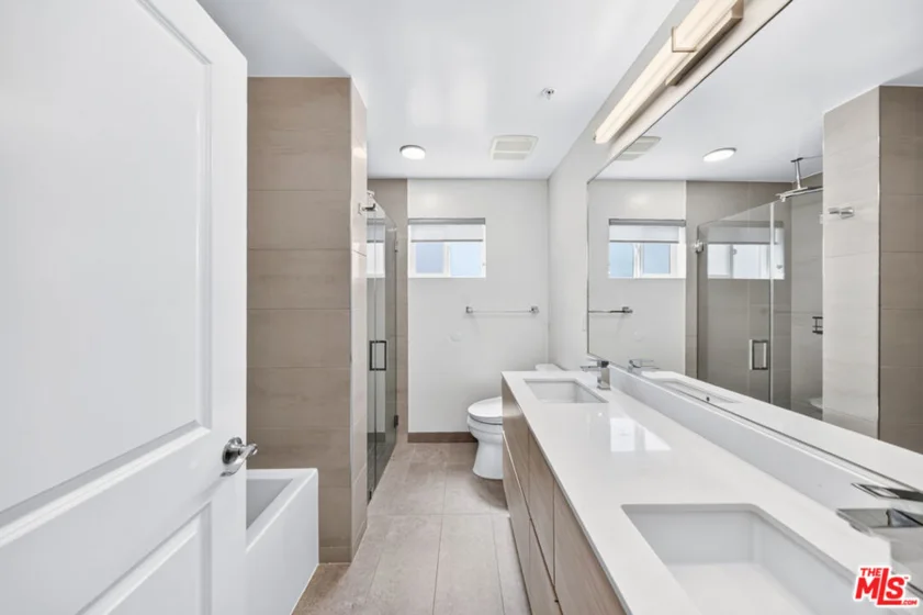 820 S Wilton Place #201 photo 9