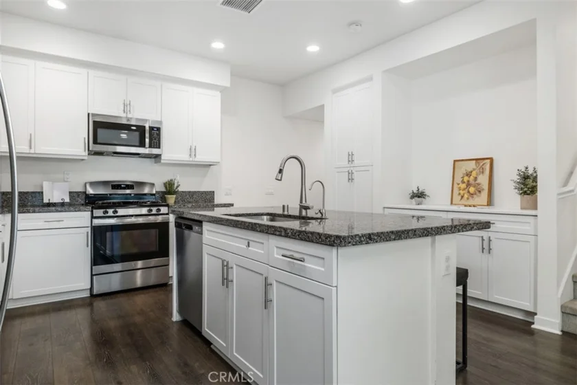 344 Stillwater Court photo 5