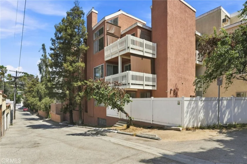 3315 Griffith Park Boulevard #109 photo 16