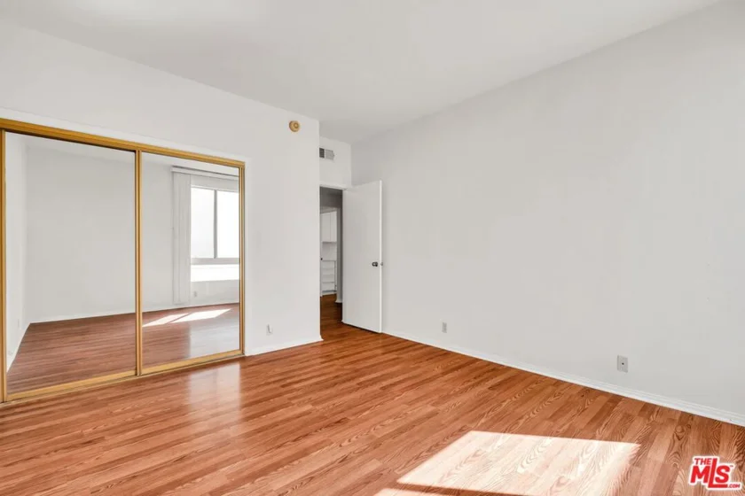 1164 Wellesley Avenue #204 photo 17